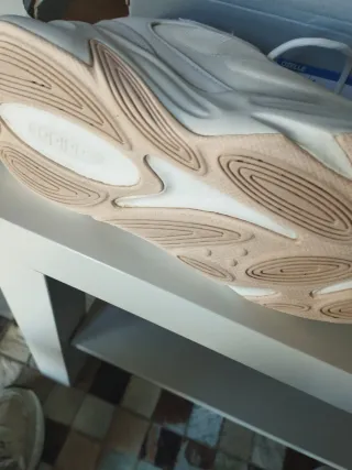 Tenis Adidas Ozelle Beige/Blanco Talla 38