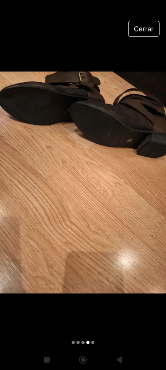 Botines marrones con cintas y hebillas