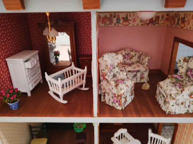 Casa de muñecas de madera