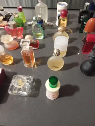 Lote di 3 mini profumi Avon, Loewe e Tous