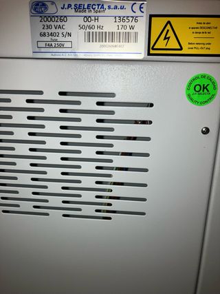 Estufa Bacteriológica y Cultivo incubado.