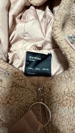 Chaqueta Bershka rosa talla L