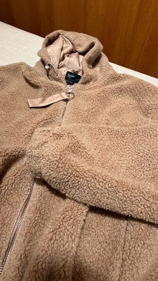 Chaqueta Bershka rosa talla L