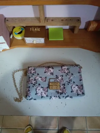 Borsa Guess floreale grigia