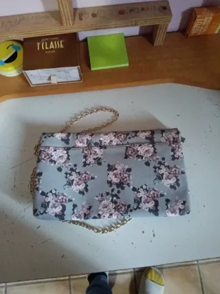 Borsa Guess floreale grigia