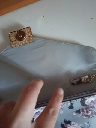 Borsa Guess floreale grigia