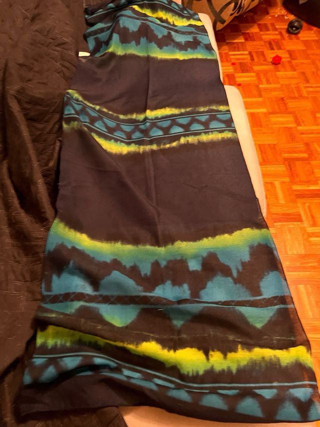 Conjunto de varios foulards dorados y morados