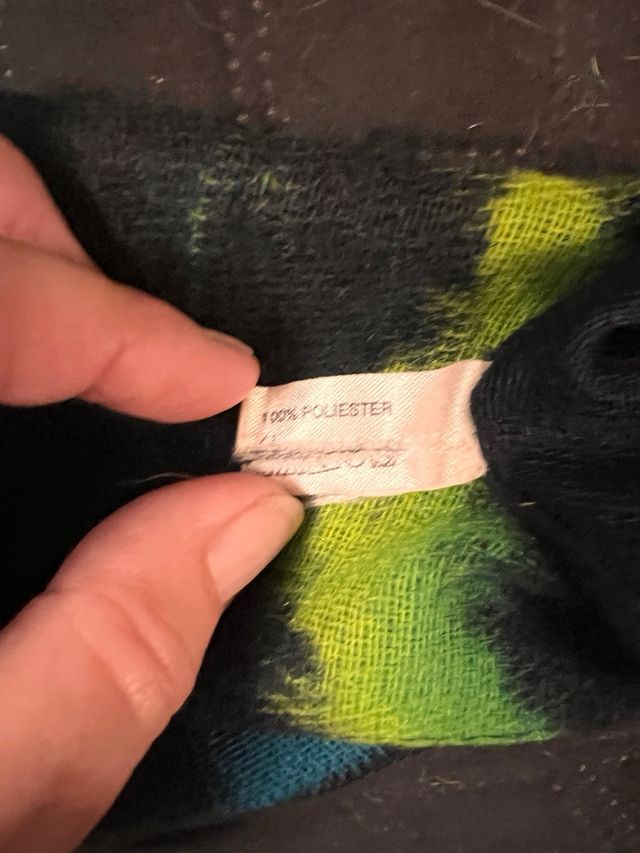 Conjunto de varios foulards dorados y morados