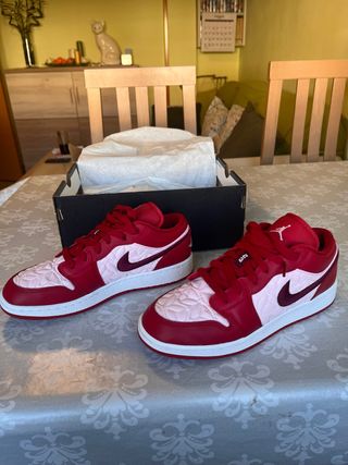 Jordan 1 Low Rojo y Rosa