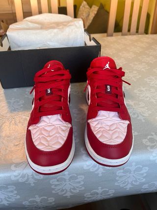 Jordan 1 Low Rojo y Rosa