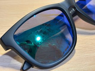 Gafas de sol Hawkers polarizadas negras y azules