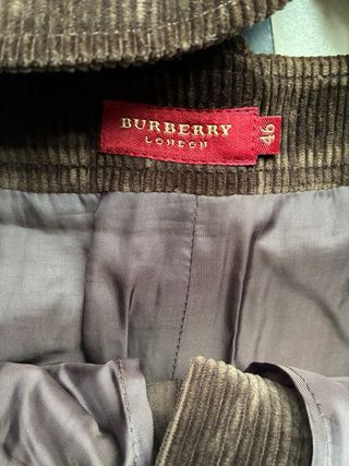 Conjunto Burberry Chaqueta y Falda Pana Marrón