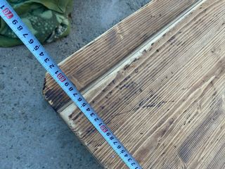 Mesa antigua de hierro y madera