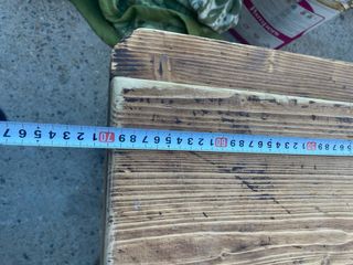 Mesa antigua de hierro y madera