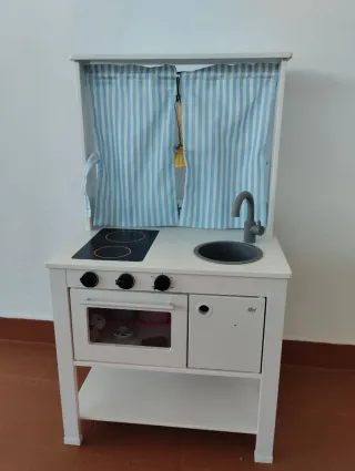 Cocinita de madera Ikea