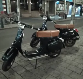 Vespa Primavera 125 Negra