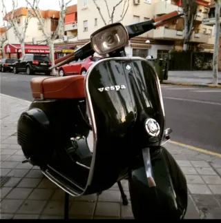Vespa Primavera 125 Negra