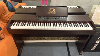 Piano digital Kobrat con cargador y pedal
