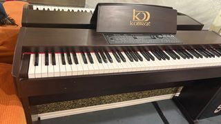 Piano digital Kobrat con cargador y pedal