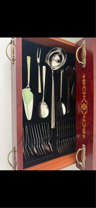 Cuberteria con mueble Alemán Madera Marrón Dorado