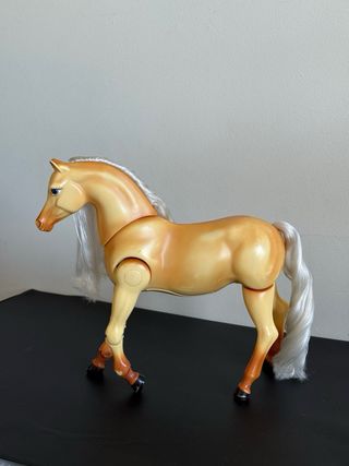 Caballo Barbie Tawny que anda 2005