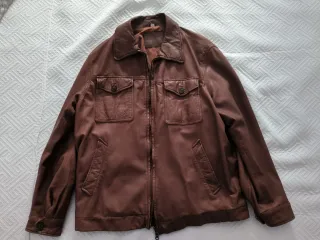 Chaqueta de piel marrón