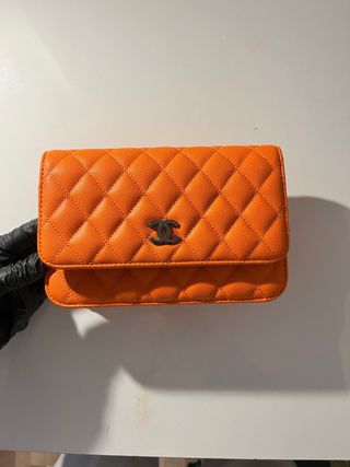 Borsa Chanel arancione in pelle granulata