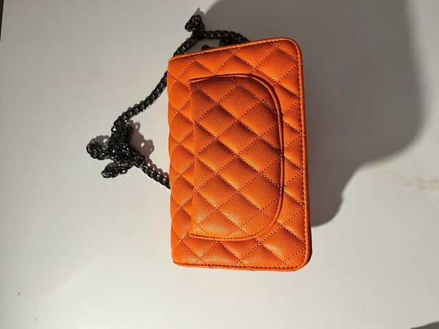 Borsa Chanel arancione in pelle granulata