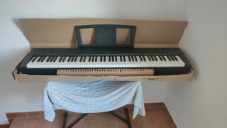Piano Digital Yamaha P-35 + Soporte