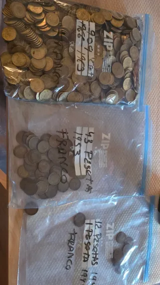 Lote de Pesetas y Francos