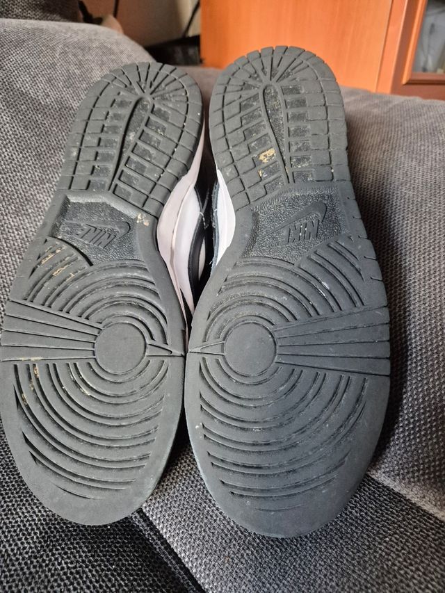 Nike Dunk Low Retro Cuero Negro Blanco.