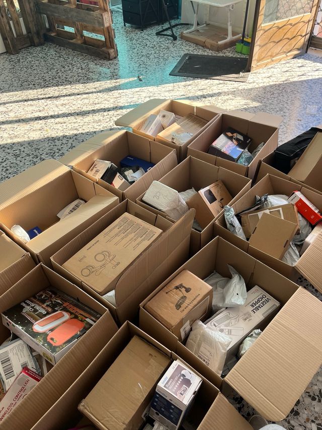 Scatole sorpresa con vari articoli