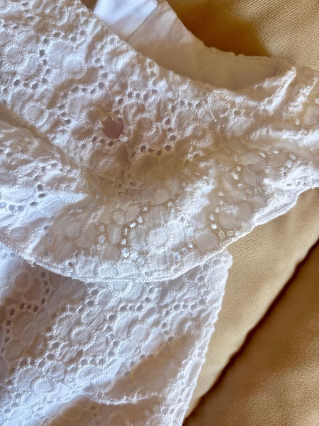 Pagliaccetto Prénatal ricamato in pizzo neonata