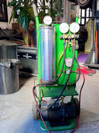 Máquina Carga A/A Coche