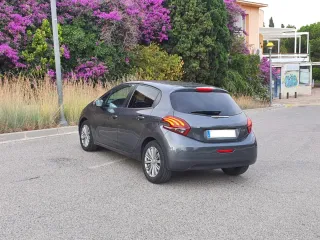 106.000km Peugeot 208 2016