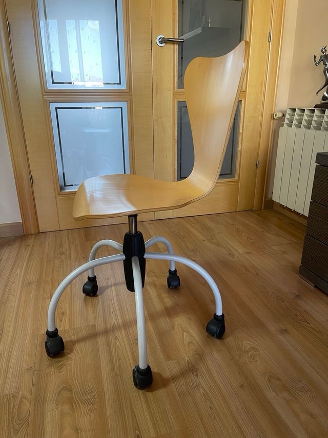 Silla de oficina madera y metal