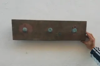 Perchero antiguo cobre con detalle floral