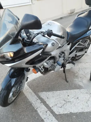 Yamaha FZ6 2004