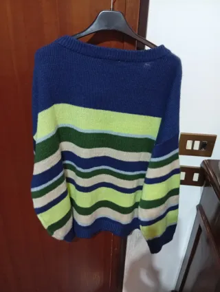 Maglione a righe blu e verdi e beige unisex