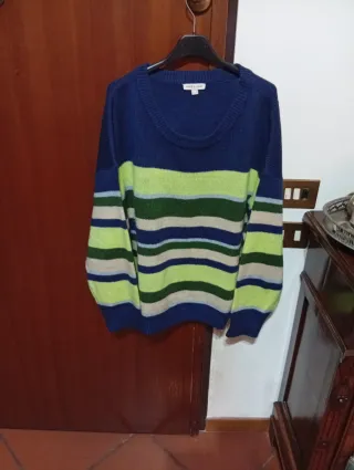 Maglione a righe blu e verdi e beige unisex