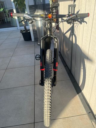 Bicicleta montaña mtb Cube 29" pulgadas carbono. S