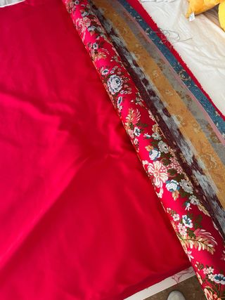 Tela fallera multicolor con flores