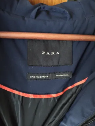 Cazadora Zara azul con capucha