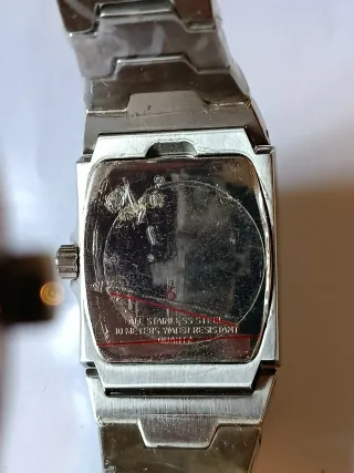 Reloj Justina Cuarzo Negro y Plateado. Nievo