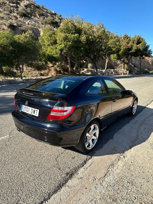 Mercedes-Benz Clase C 2006
