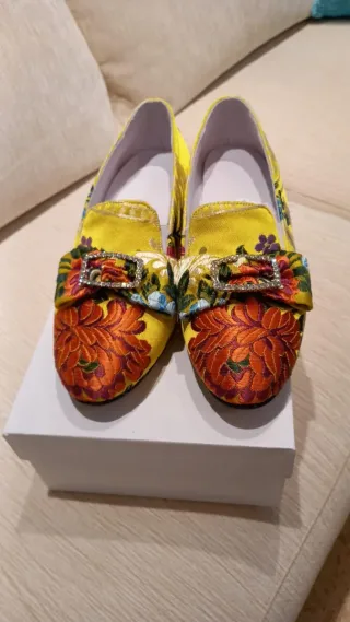 Espectacular traje de fallera multicolor amarillo