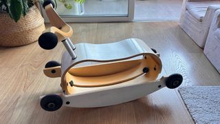 Balancín y correpasillos de madera