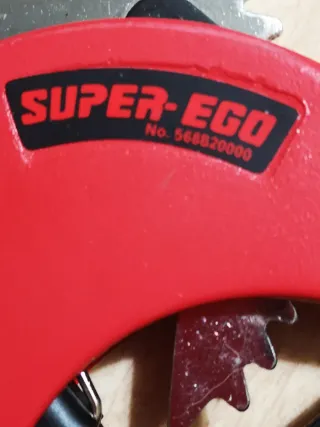 Llave fontanería y cortatubos rojo