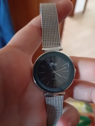 Reloj Lotus Malla Plateada Negro