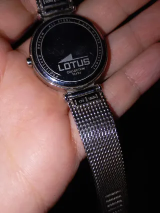 Reloj Lotus Malla Plateada Negro